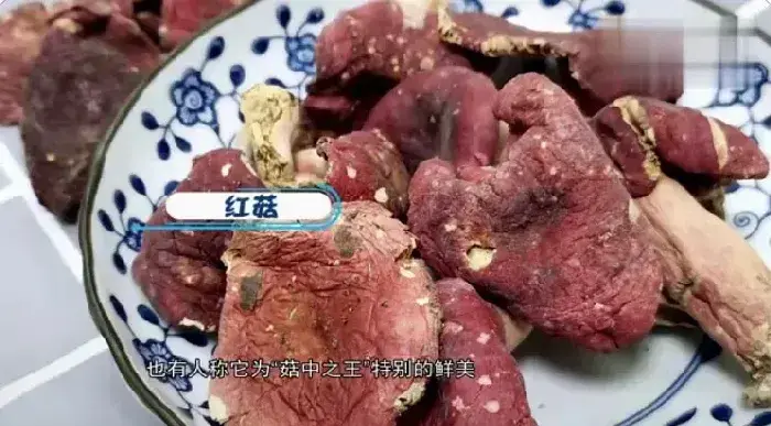 痛风不敢喝汤？用好这种菇和瘦肉，有营养又补气