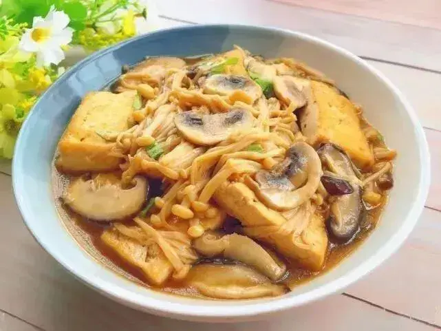 三菇烩豆腐