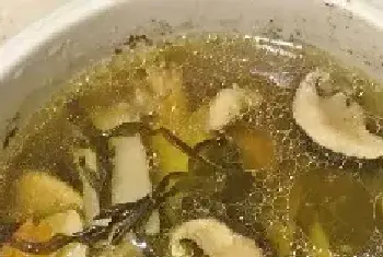 食用菌菜谱 | 松茸养生鸡汤